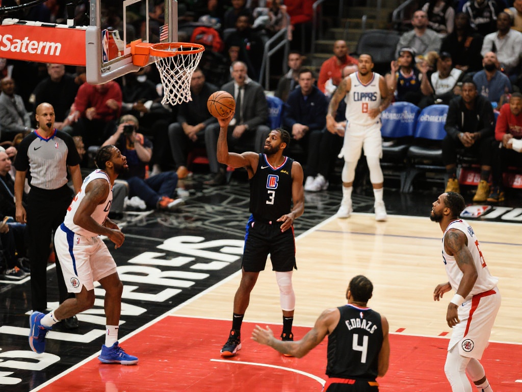 在场上拼尽 在场上拼尽